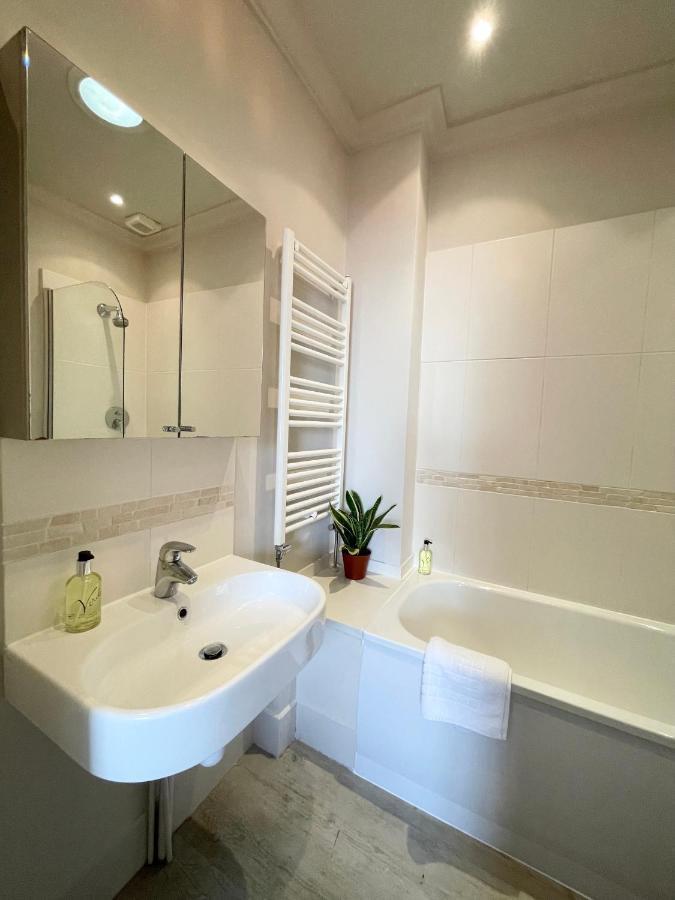 Victoria Maisonette Apartment ロンドン エクステリア 写真